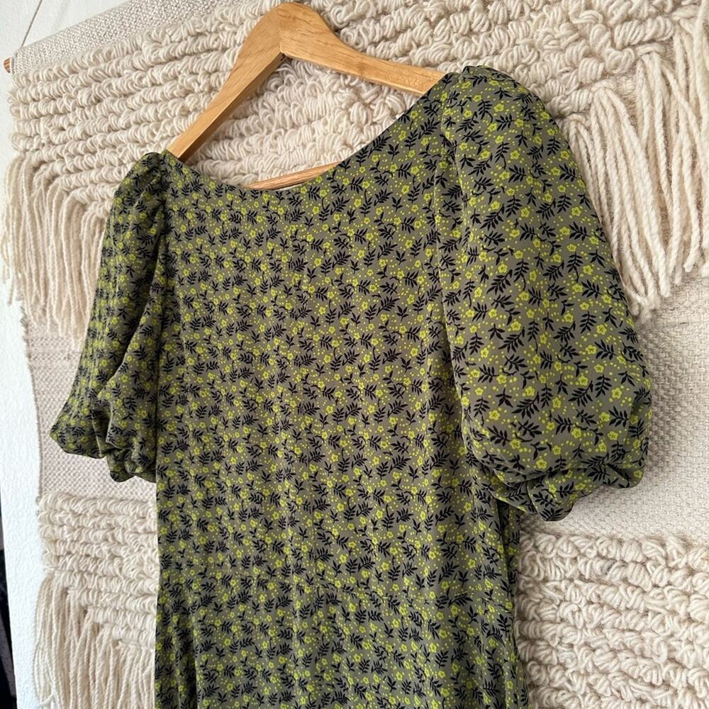 Love Whit Green Floral Puff Sleeve Dress